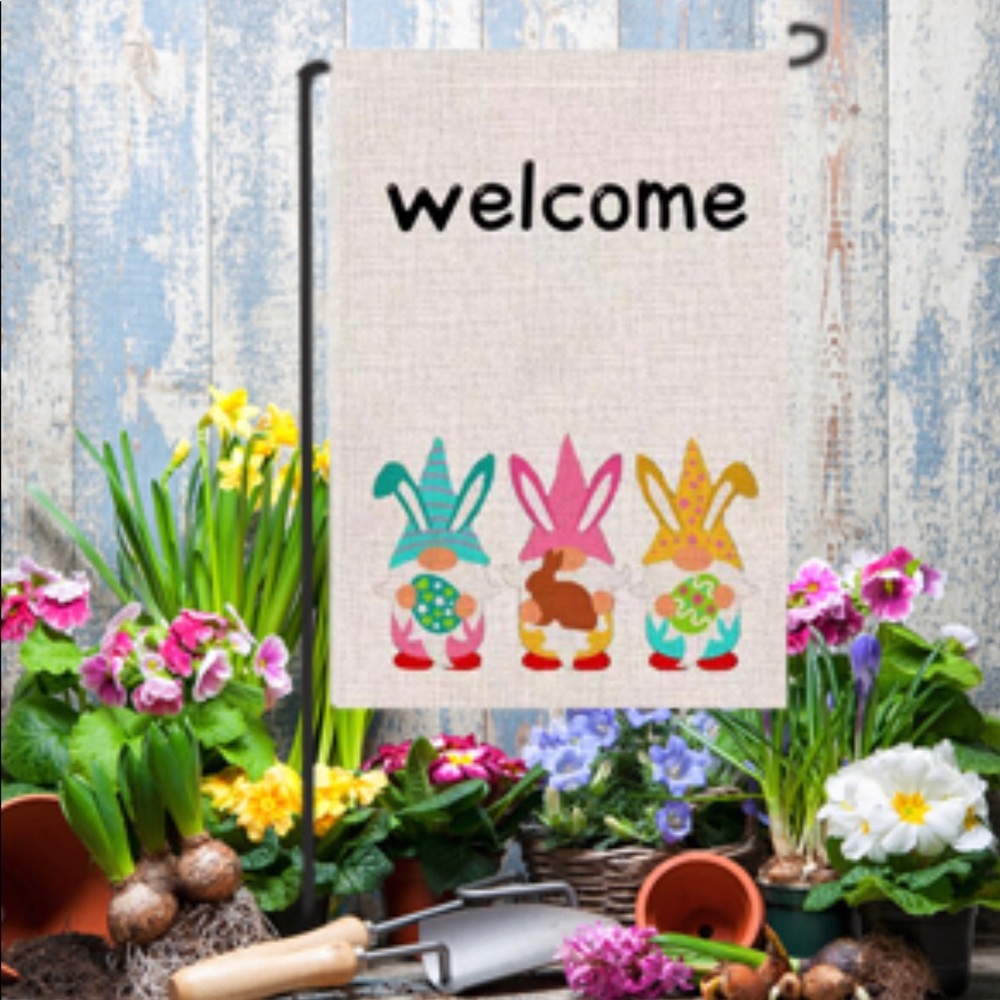 Gnone garden flag